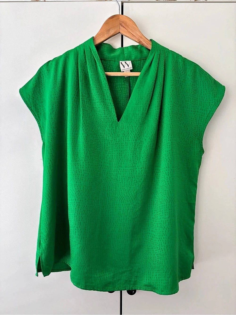 Worthington Green V-Neck Blouse Size Large Like New
